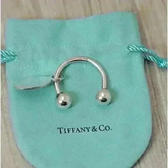 Tiffany & Co Sterling Silver Return to Tiffany Oval Tag Screwball Key Ring - Picture 4 of 7